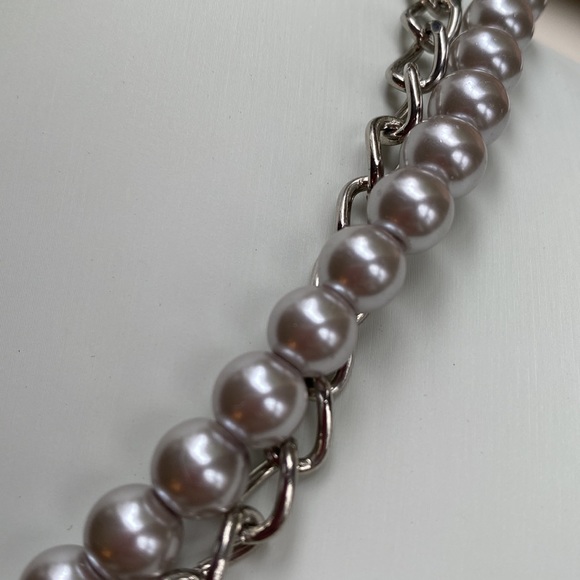 Gorgeous Faux Pearl and Rhinestone Statement Necklace - Picture 10 of 10